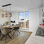 Pier 18 * אולפניץ