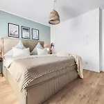 Pier 18 דירה