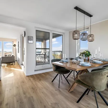 Pier 18 *
